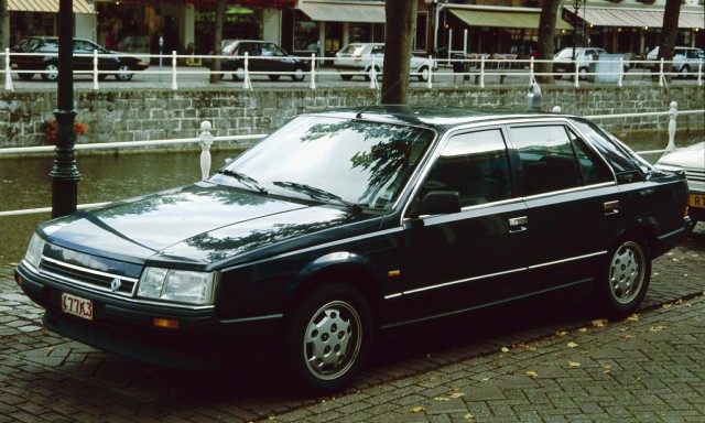 Renault_25_with_Canal.jpg