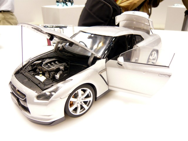 03929_gtr_147_122_80lo.jpg