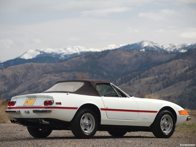 autowp.ru_ferrari_365_gts_4_daytona_spider_40.jpg