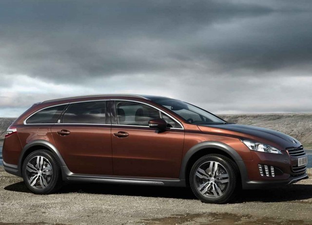 Peugeot-508-RXH-Side-2013.jpg