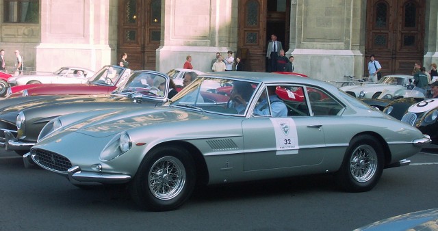 Ferrari_3.jpg
