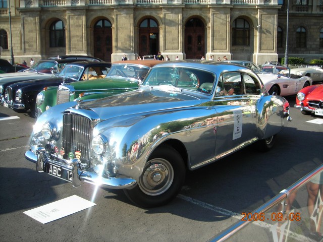 Bentley (2).JPG
