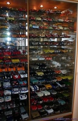 1Collection_pic_sept04_pic1[1].jpg