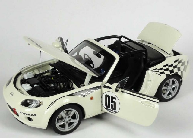Mazda_MX-5_Roadster_NR-A_Mazdaspeed_perlweiss_Nr_05_RHD__AUTOart_80644_21847_05.JPG