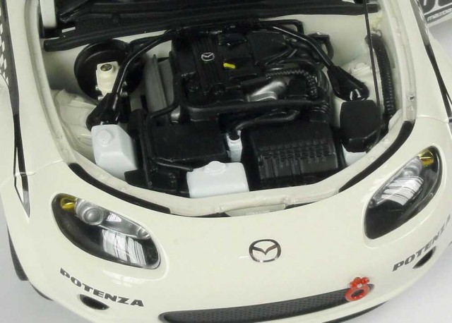 Mazda_MX-5_Roadster_NR-A_Mazdaspeed_perlweiss_Nr_05_RHD__AUTOart_80644_21847_06.JPG