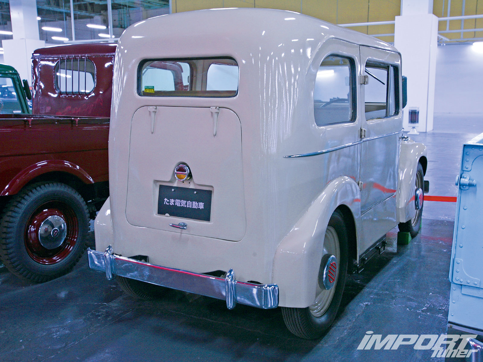 impp_1006_07_o+1947_tama+electric_car_rear.jpg