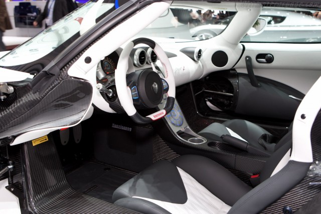 Koenigsegg-Agera-R_15.jpg