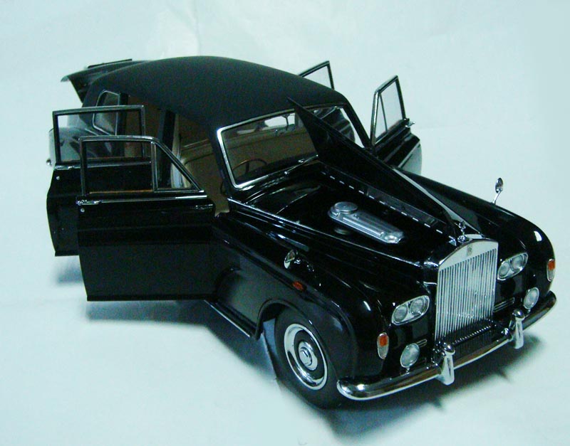 black-vinyl-phantom3.jpg