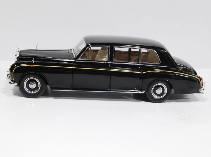 black-gold-stripe-phantom2.jpg
