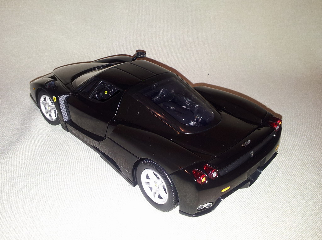 Enzo05.jpg