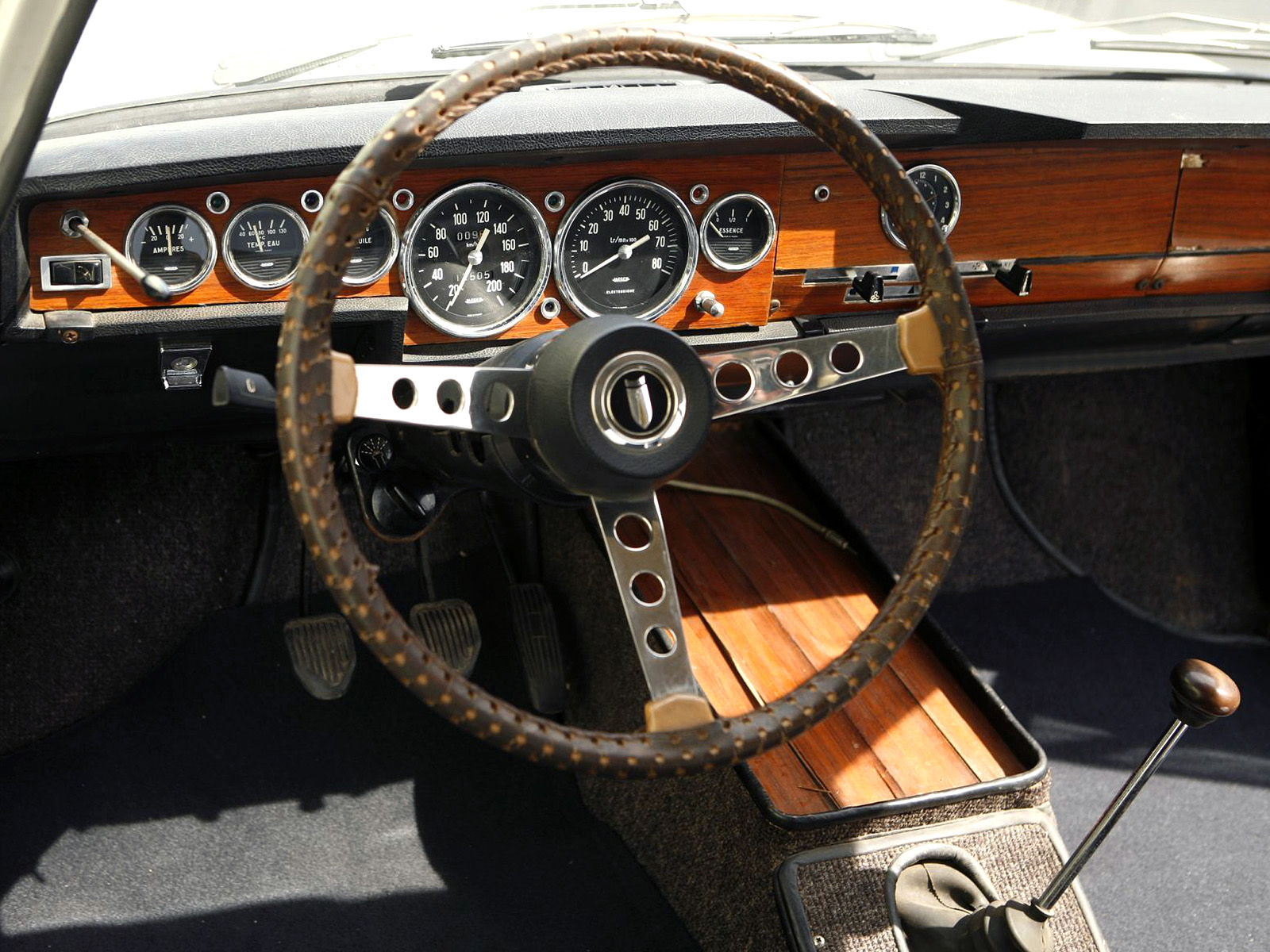 heuliez_simca-1501-coach-special-concept-1968_r1.jpg.jpg