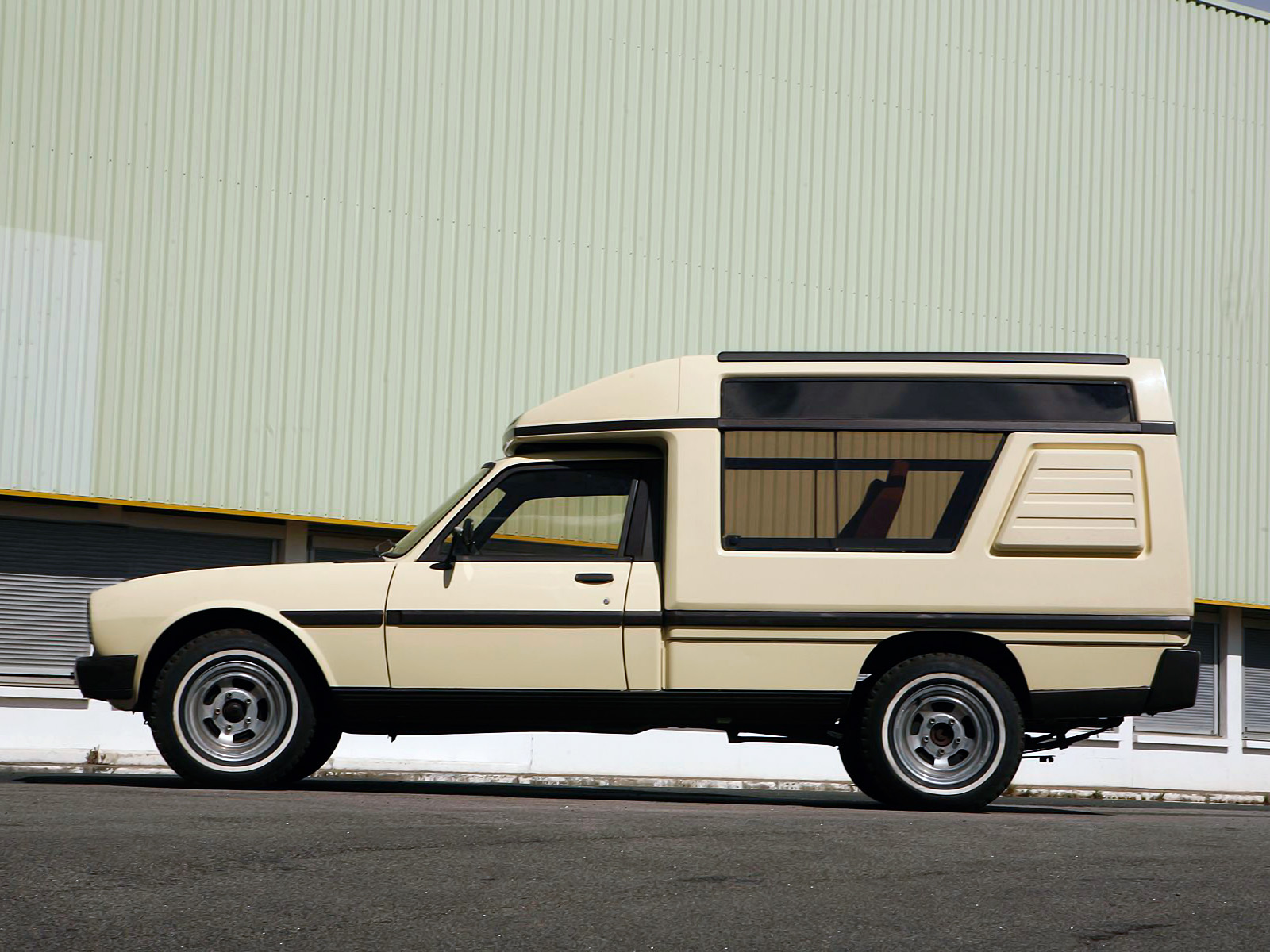 heuliez_peugeot-504-loisirs-prototype-1979_r1.jpg.jpg
